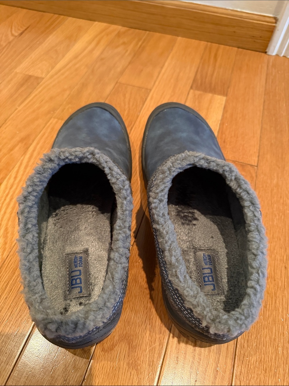 JBU Jambu memory foam clog.